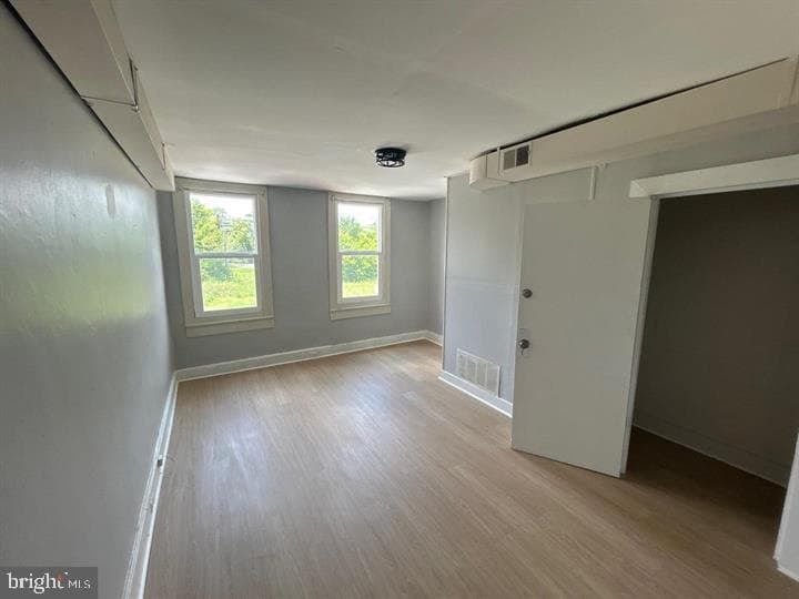 811 N Mount Street photo 2