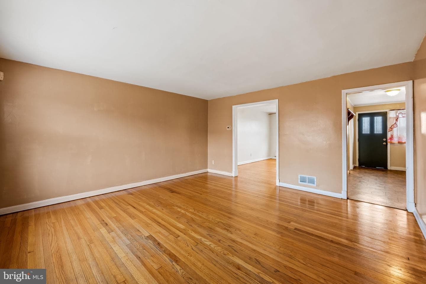 3517 Elmora Avenue photo 9