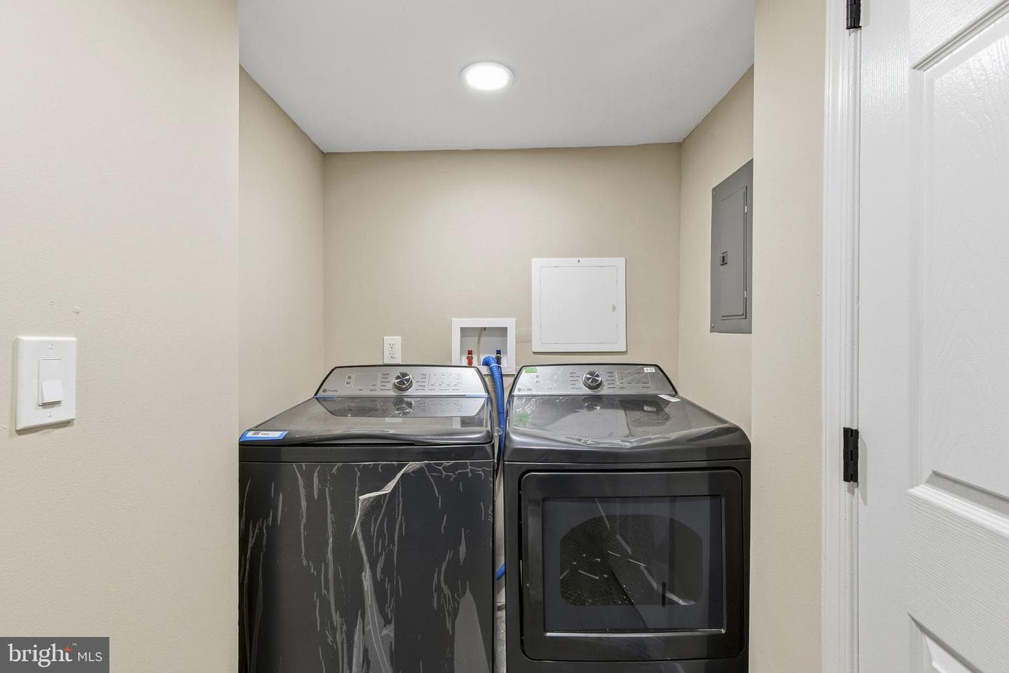 2608 Huntingdon photo 23