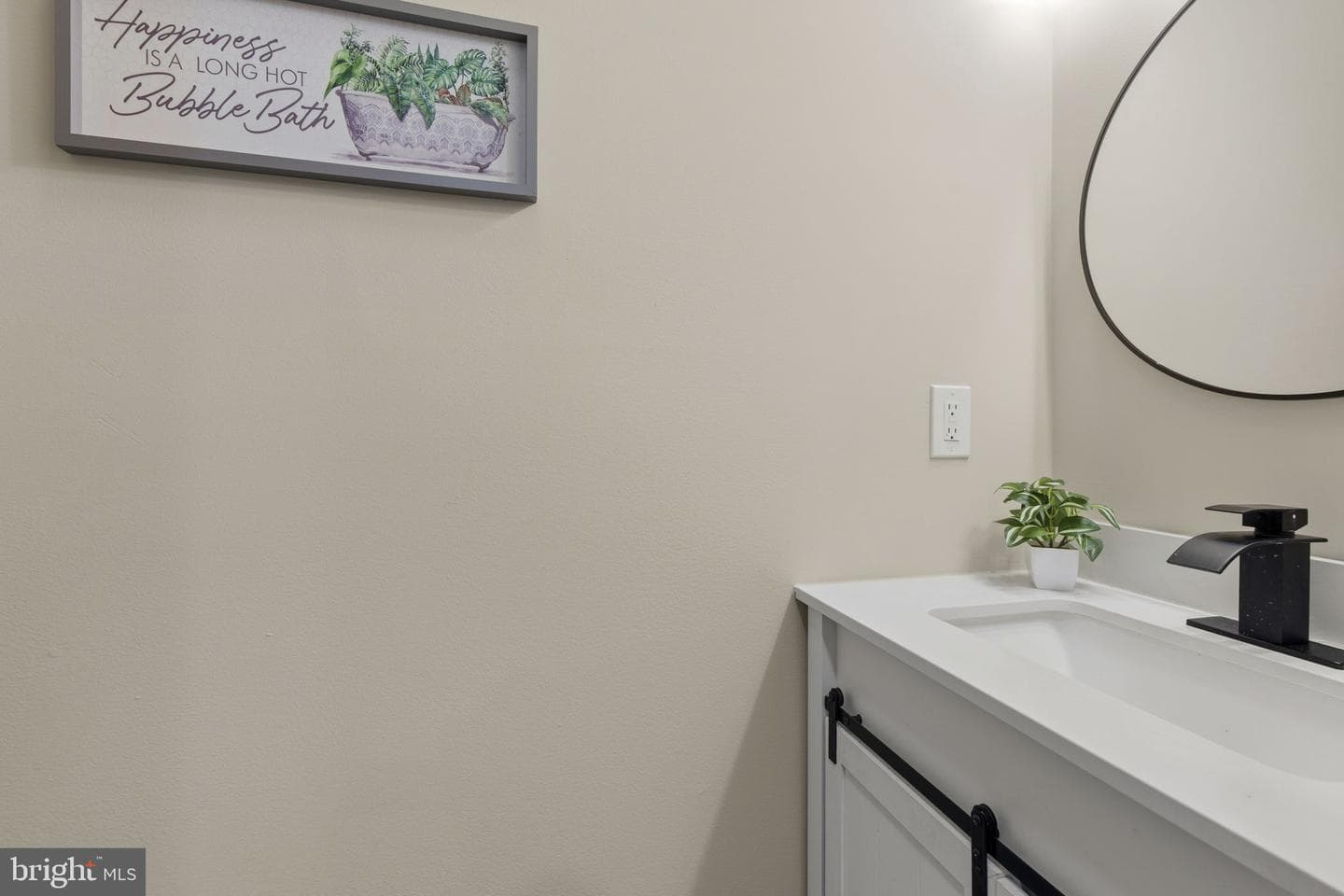 2608 Huntingdon photo 4