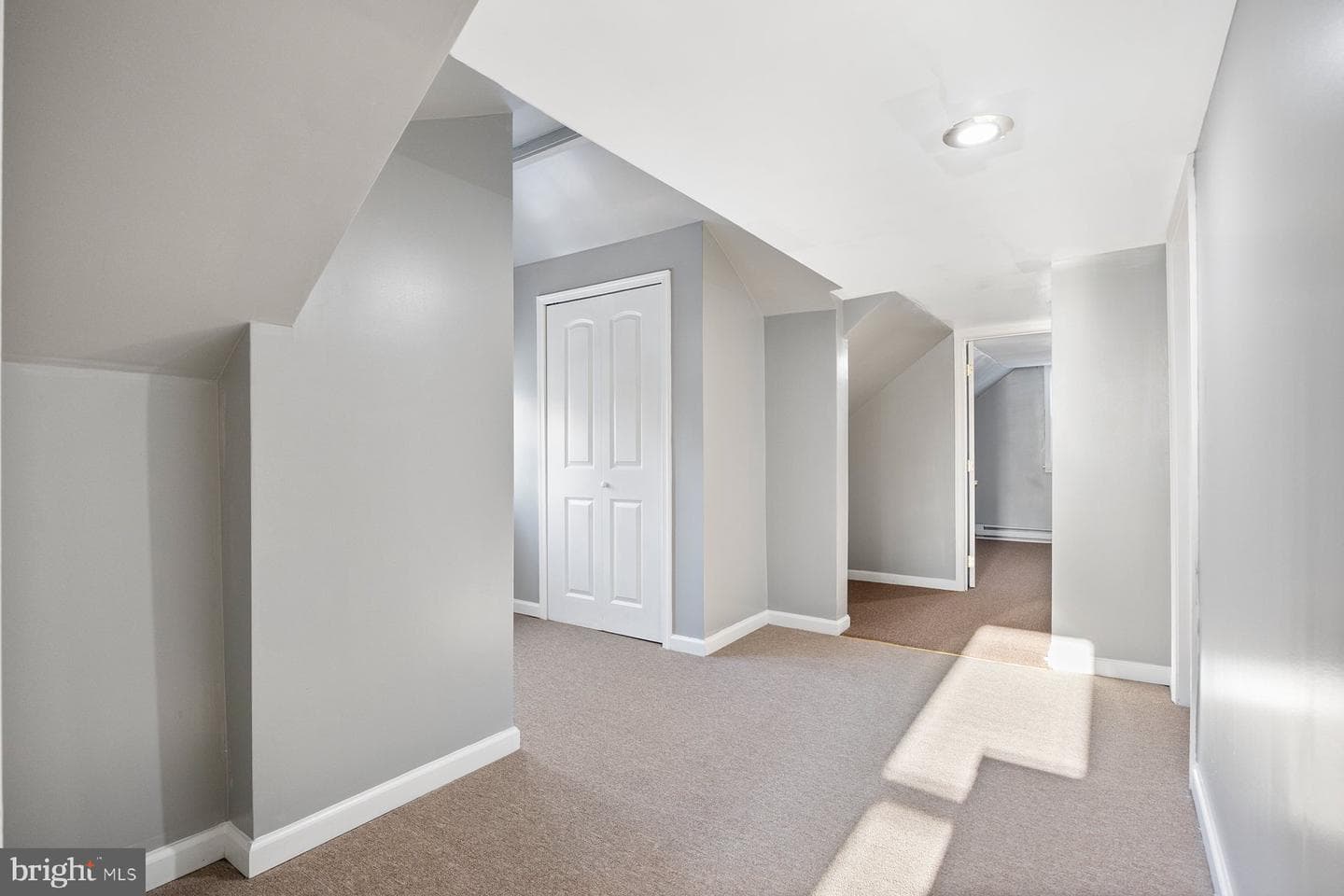 1710 Wilmington Avenue photo 17