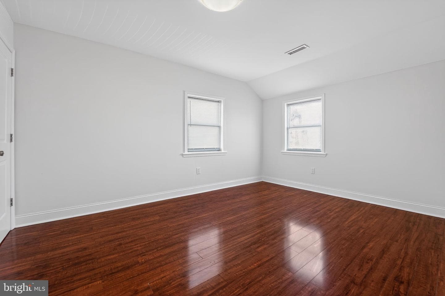 1313 E 35th Street photo 12