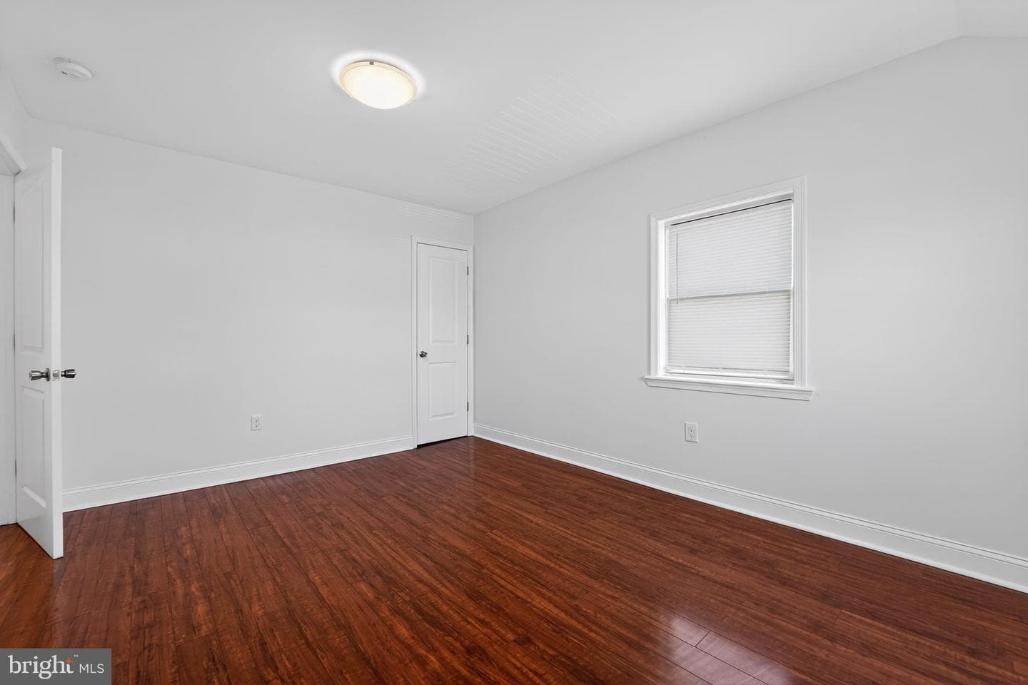 1313 E 35th Street photo 16
