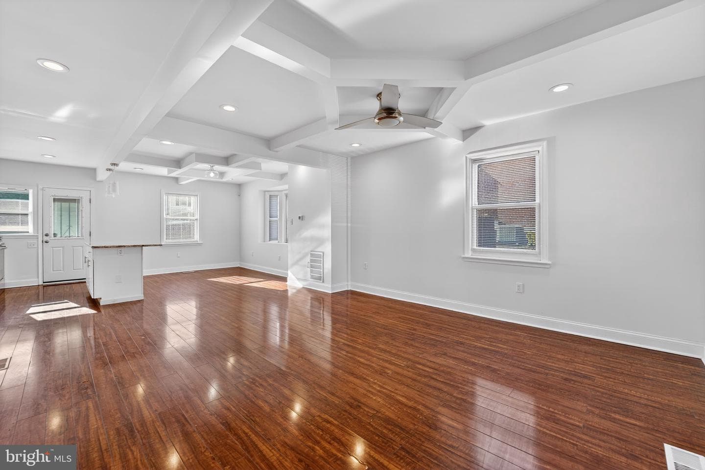 1313 E 35th Street photo 4