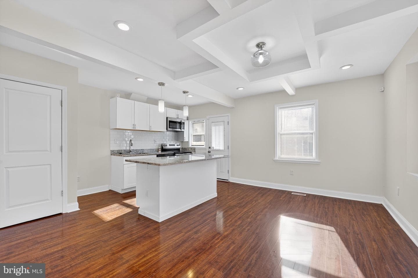 1313 E 35th Street photo 5