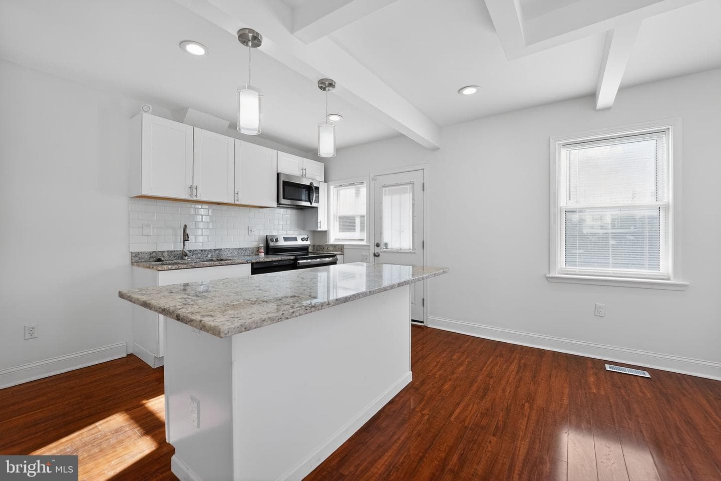 1313 E 35th Street photo 6