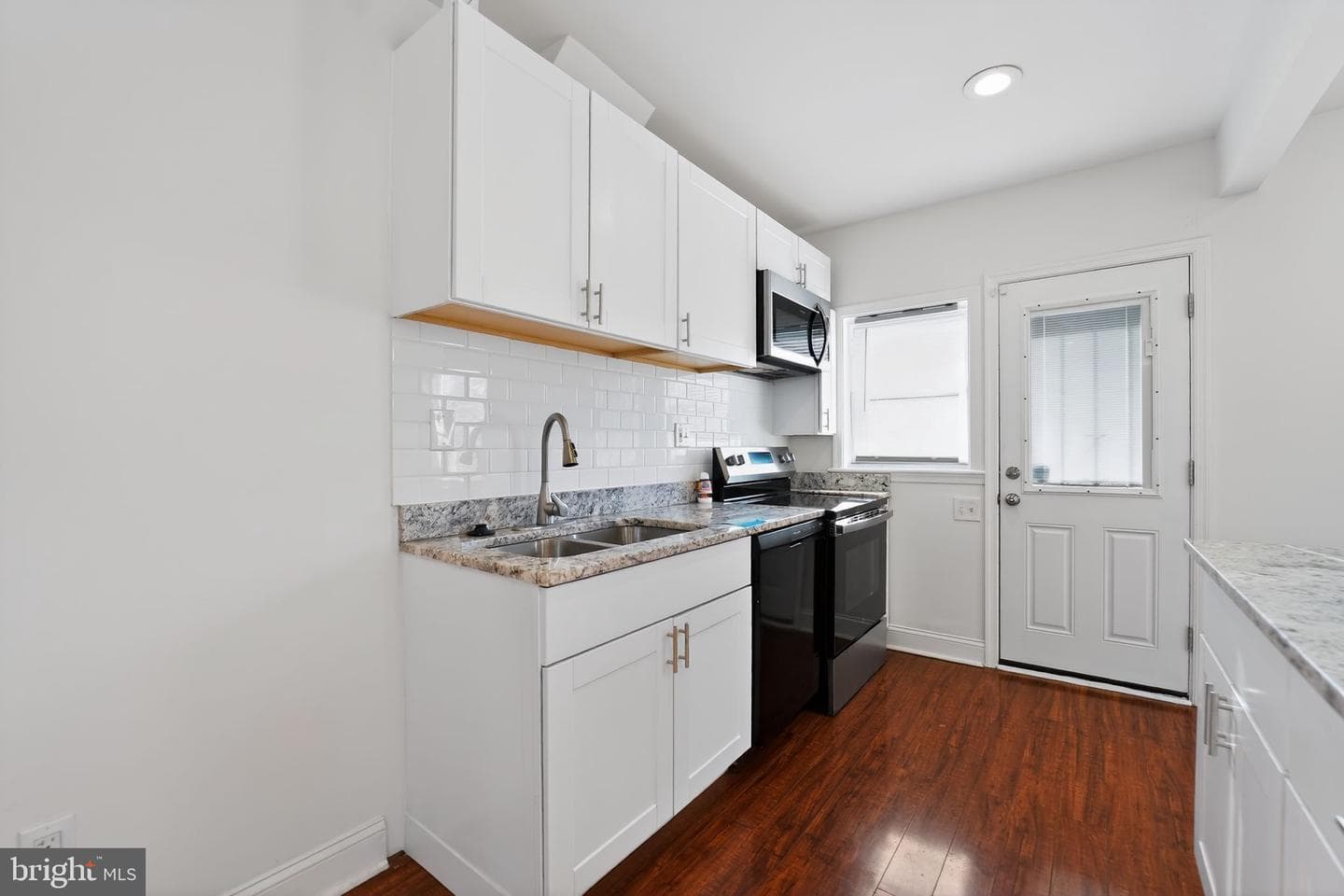 1313 E 35th Street photo 8