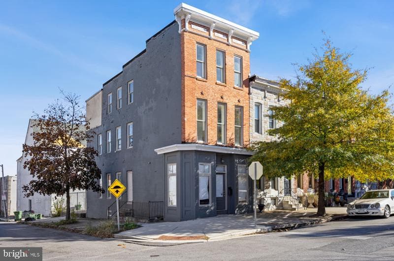 1443 N Bond Street photo 33