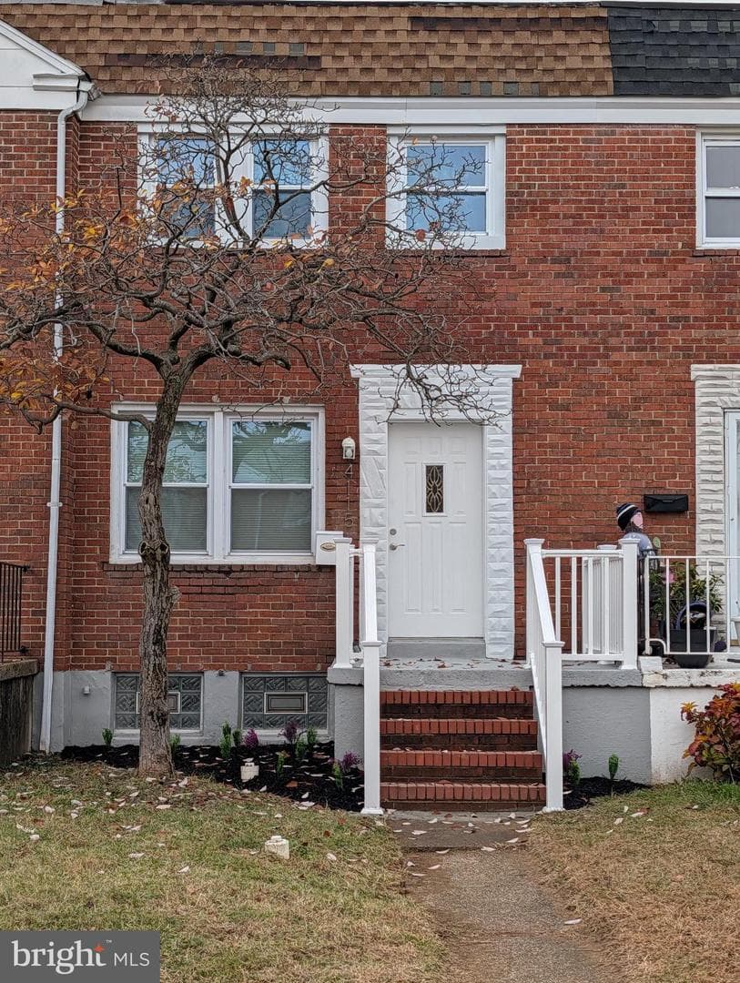 4115 Eastmont Avenue photo 2