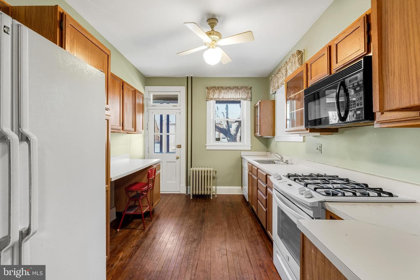 3722 Tudor Arms Avenue photo 11