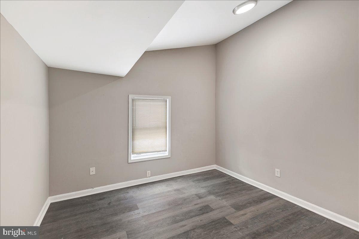 5728 Govane Avenue photo 13