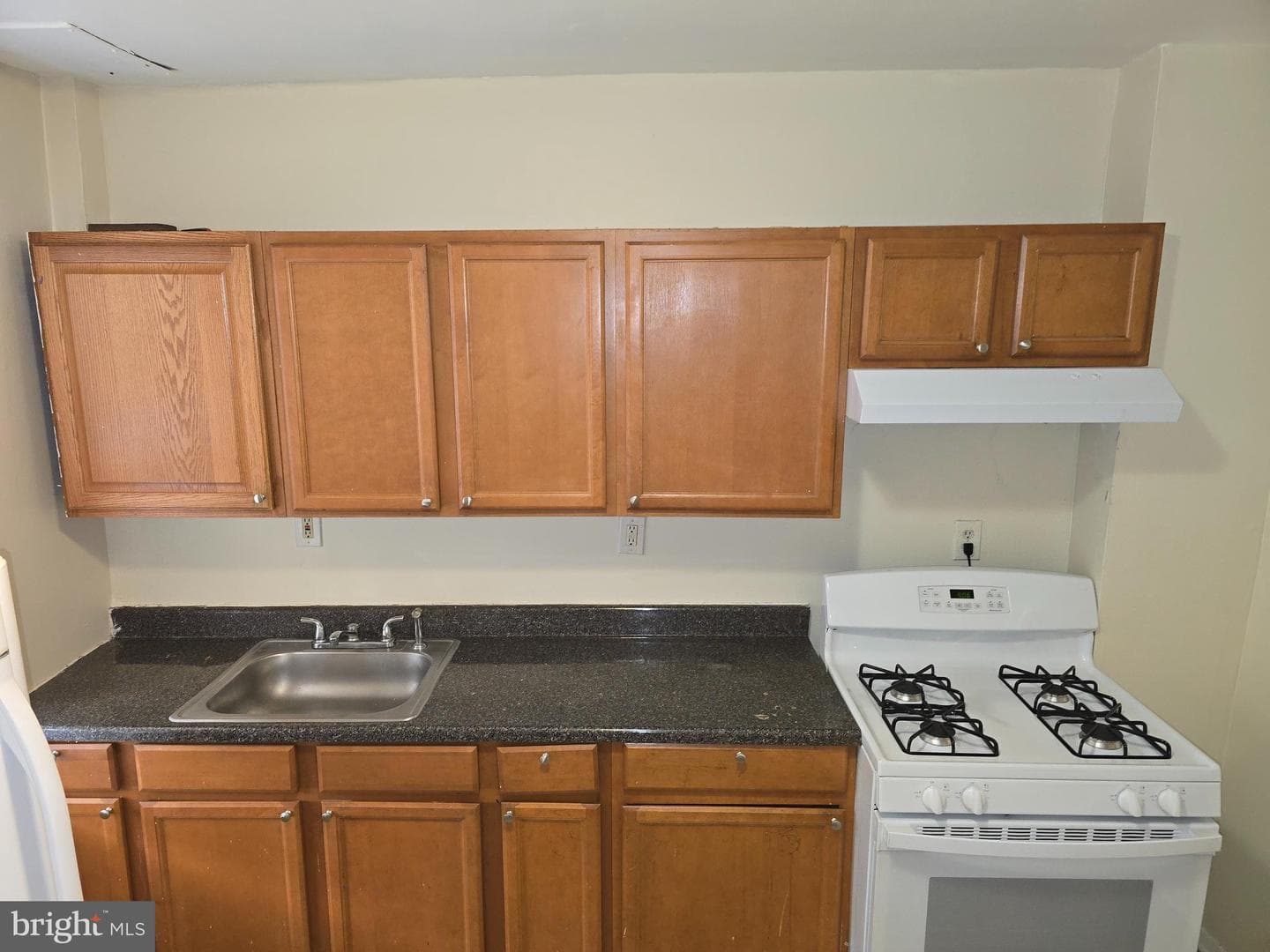 340 S Woodyear Street photo 9
