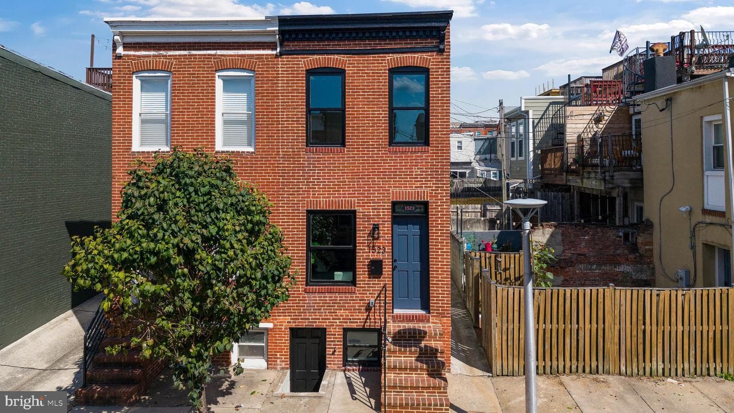1523 Clarkson Street photo 2
