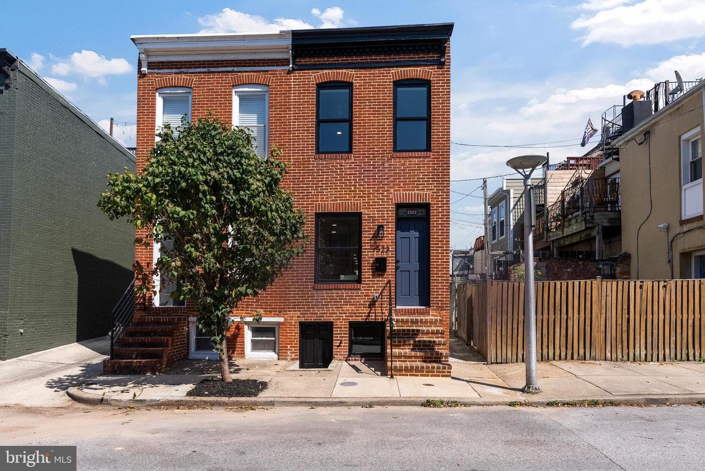 1523 Clarkson Street photo 4