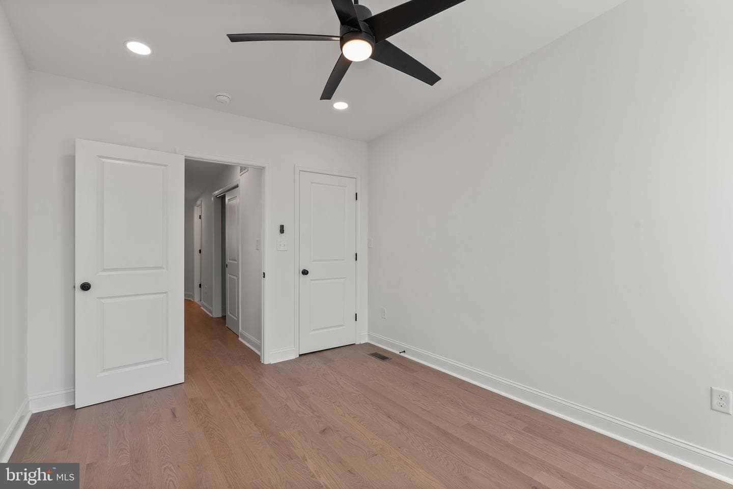 1523 Clarkson Street photo 40