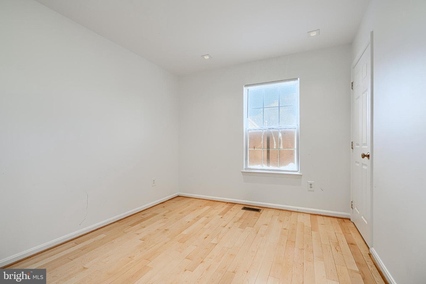 703 George Street photo 11