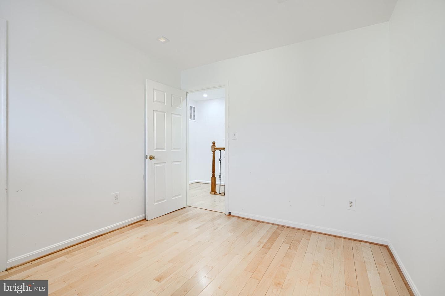 703 George Street photo 12