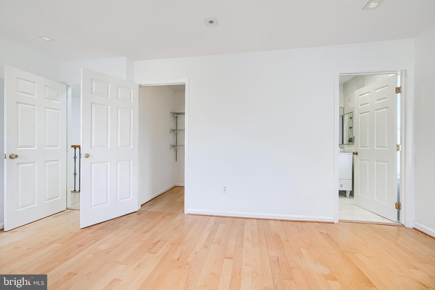 703 George Street photo 17