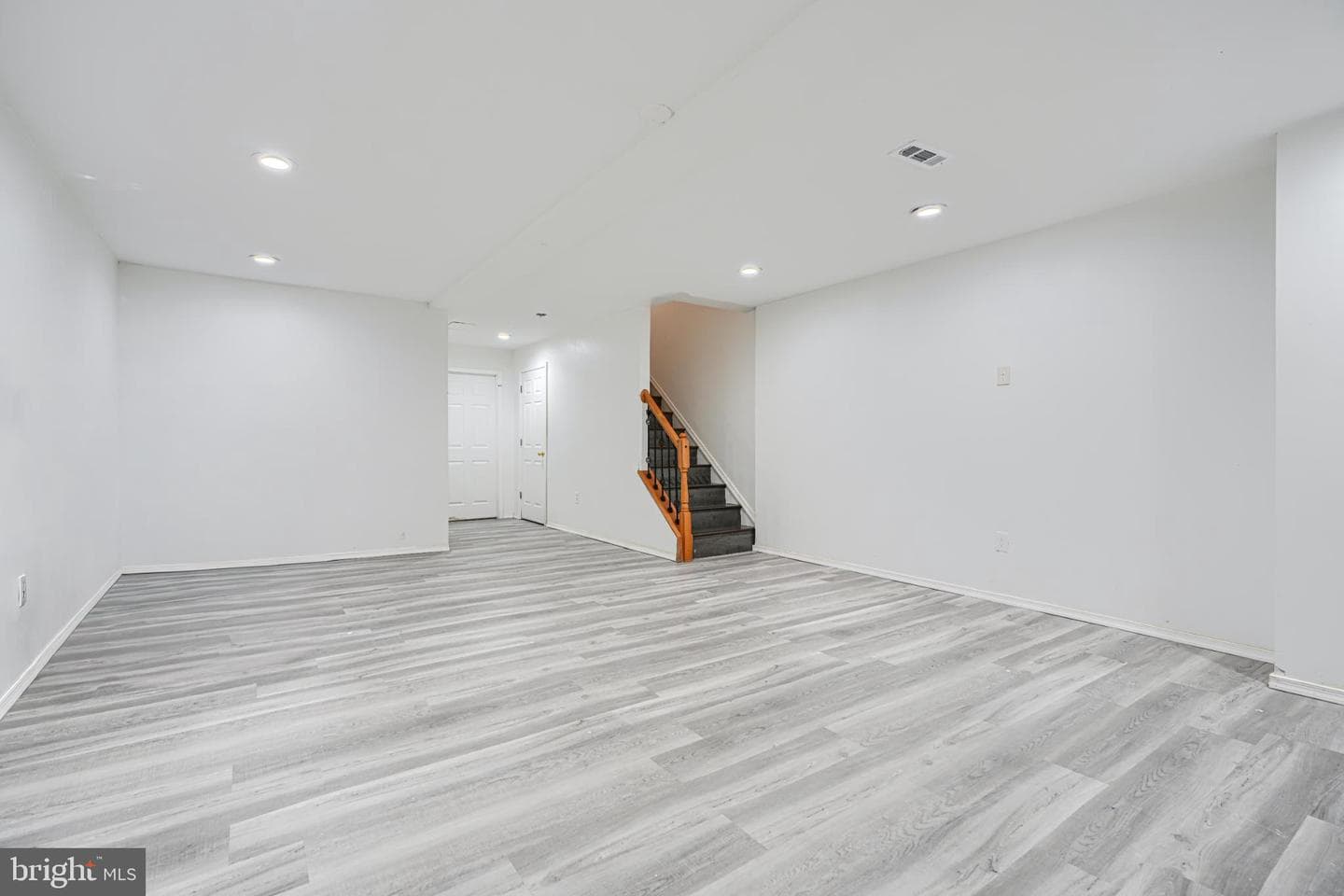 703 George Street photo 22