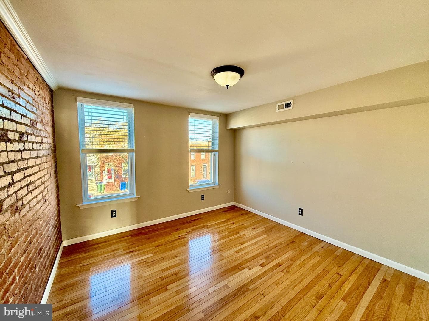 2529 Fleet Street photo 15