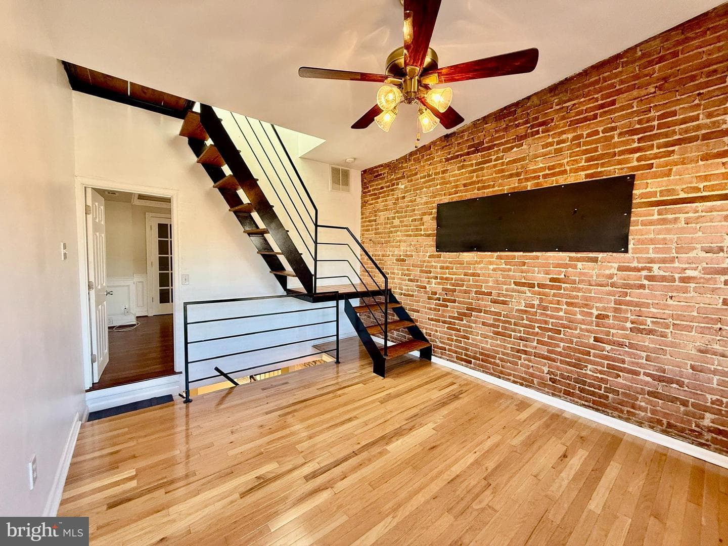2529 Fleet Street photo 20