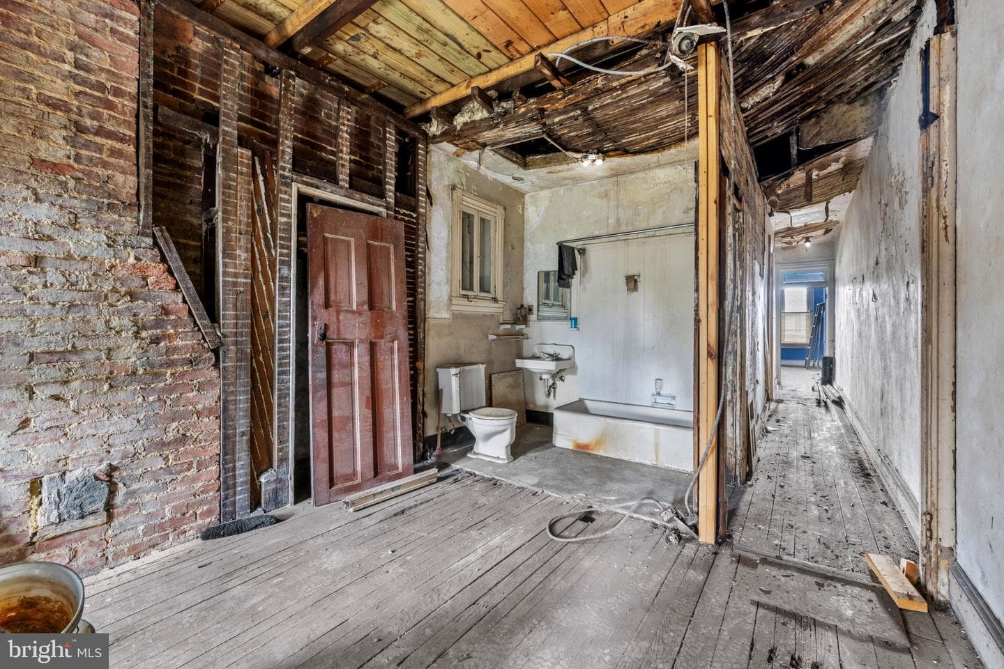 2422 E Federal Street photo 18