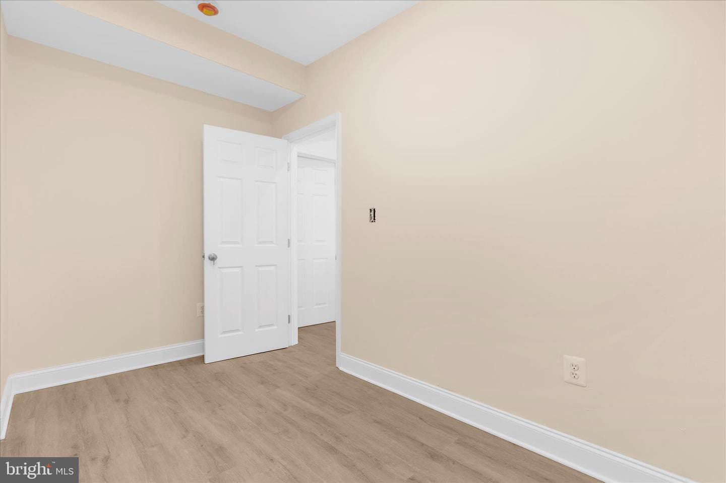 1402 N Montford Avenue photo 23