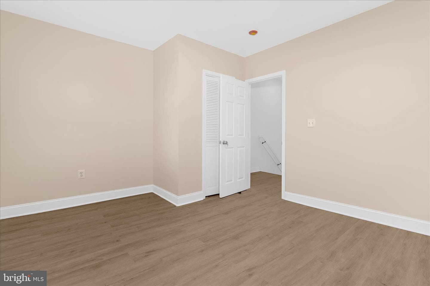 1402 N Montford Avenue photo 25