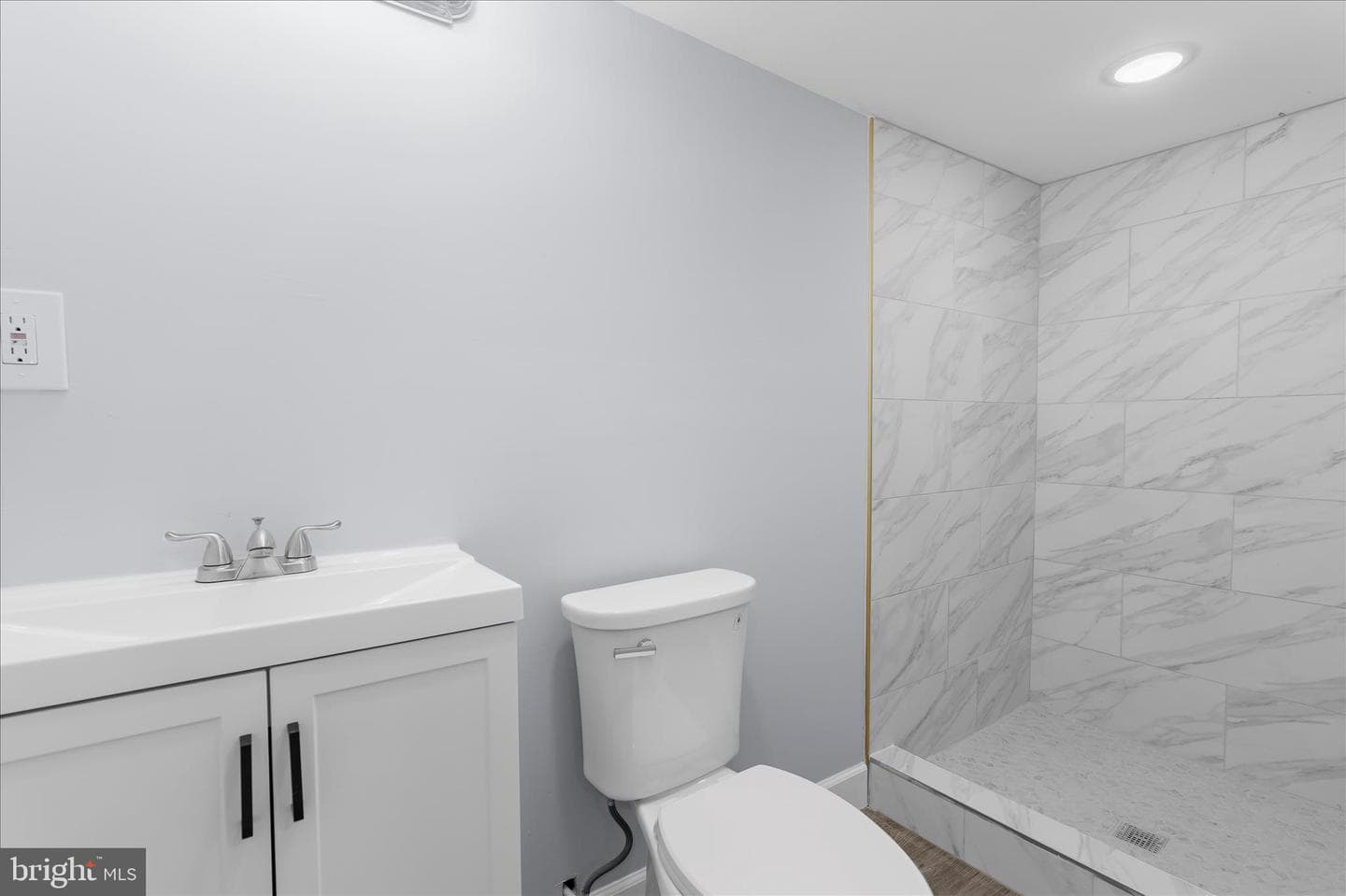 1402 N Montford Avenue photo 32