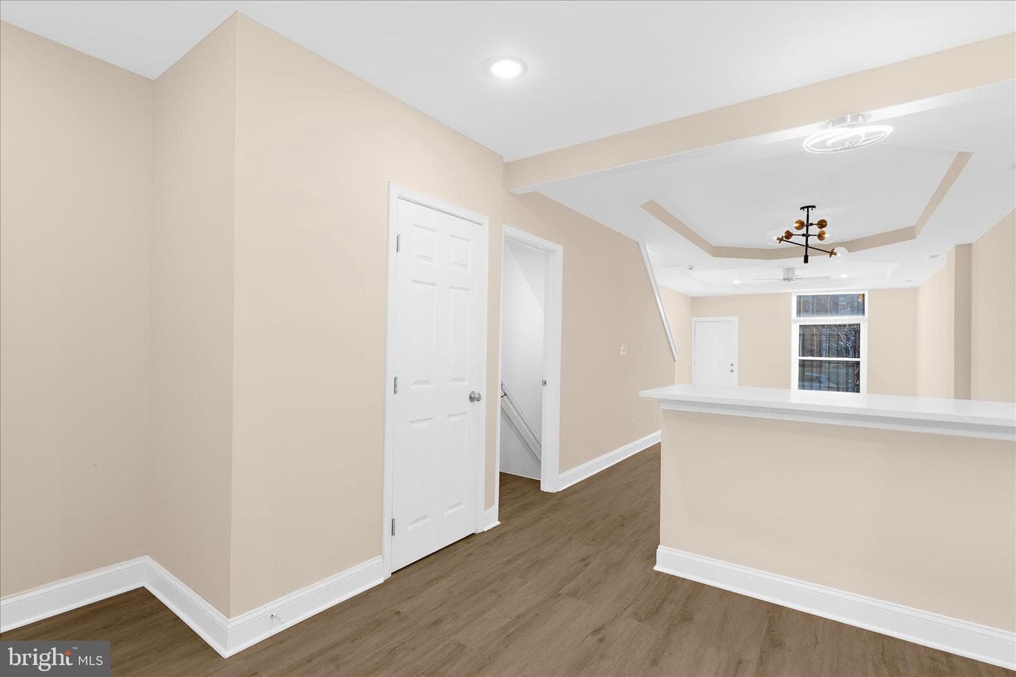 1402 N Montford Avenue photo 6