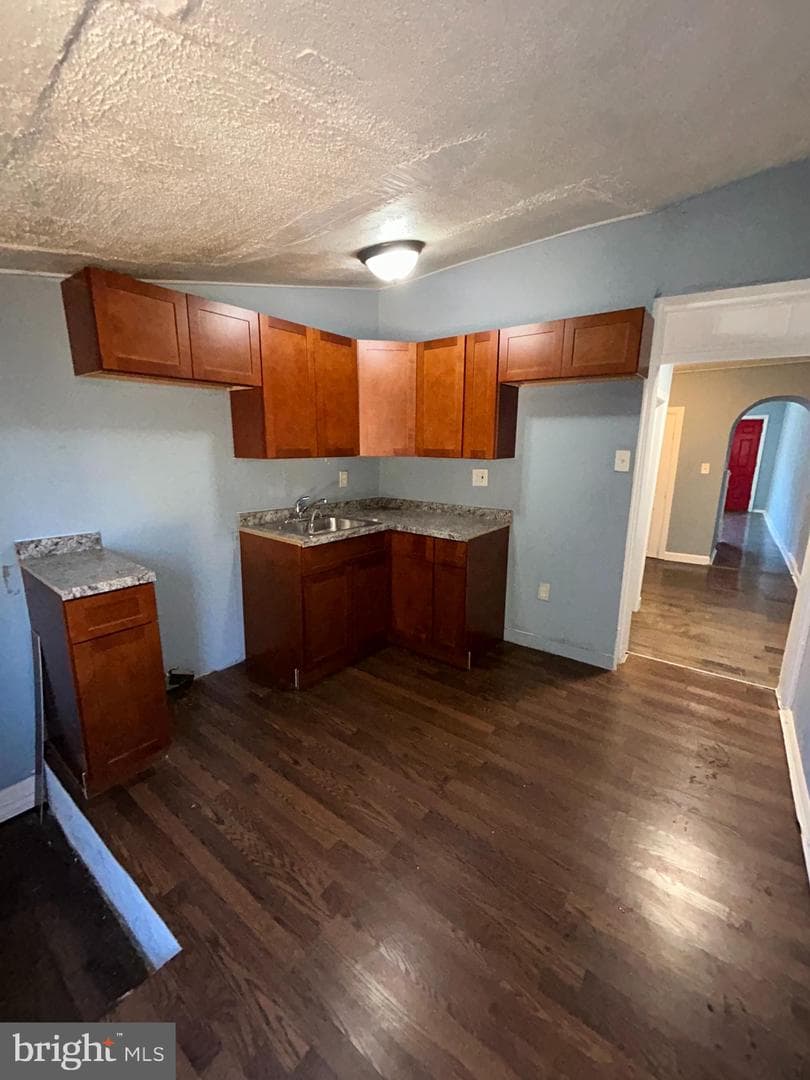 337 S Mount Street photo 6