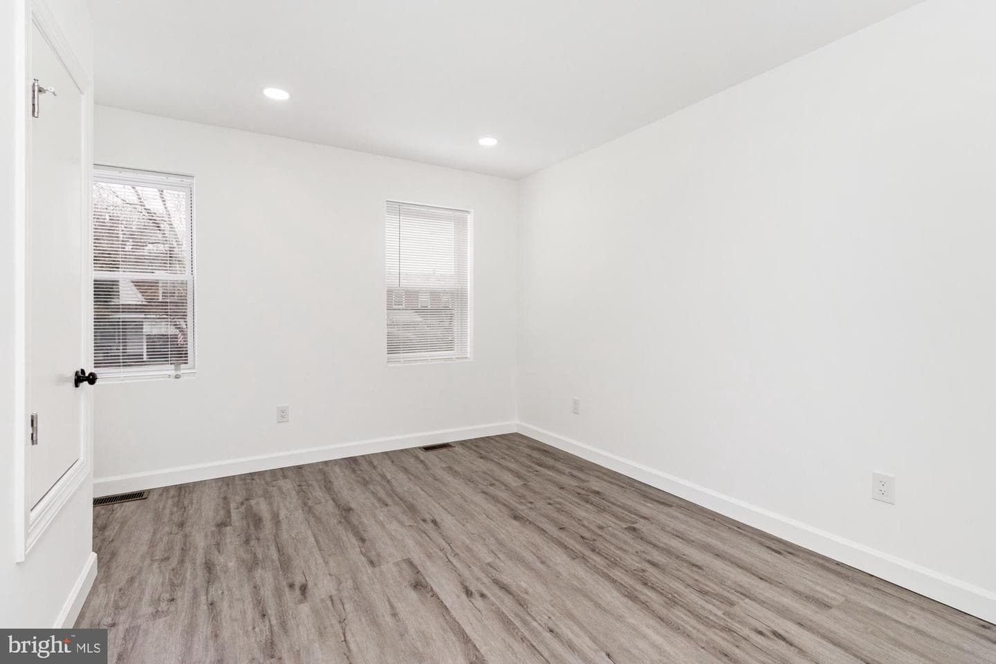 2649 W Lafayette Avenue photo 15
