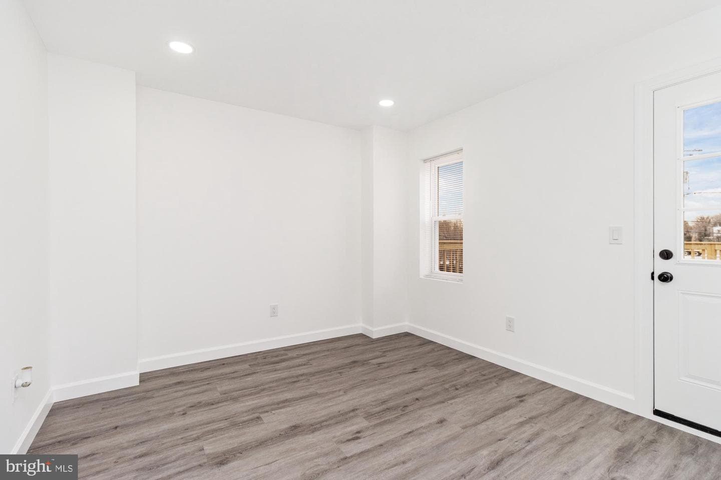 2649 W Lafayette Avenue photo 18