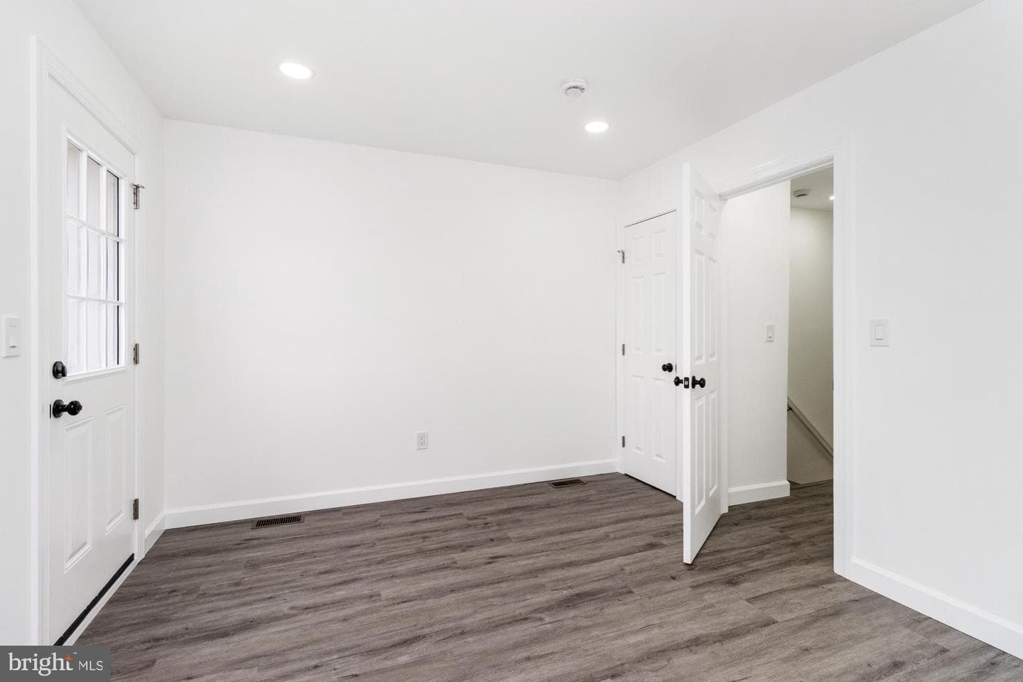 2649 W Lafayette Avenue photo 21