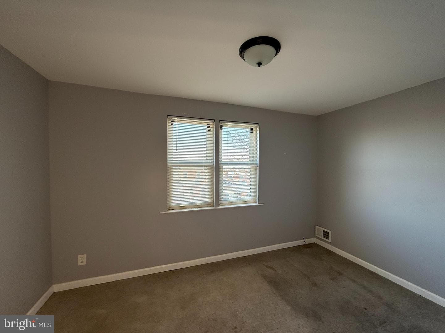 2039 Grinnalds Avenue photo 8