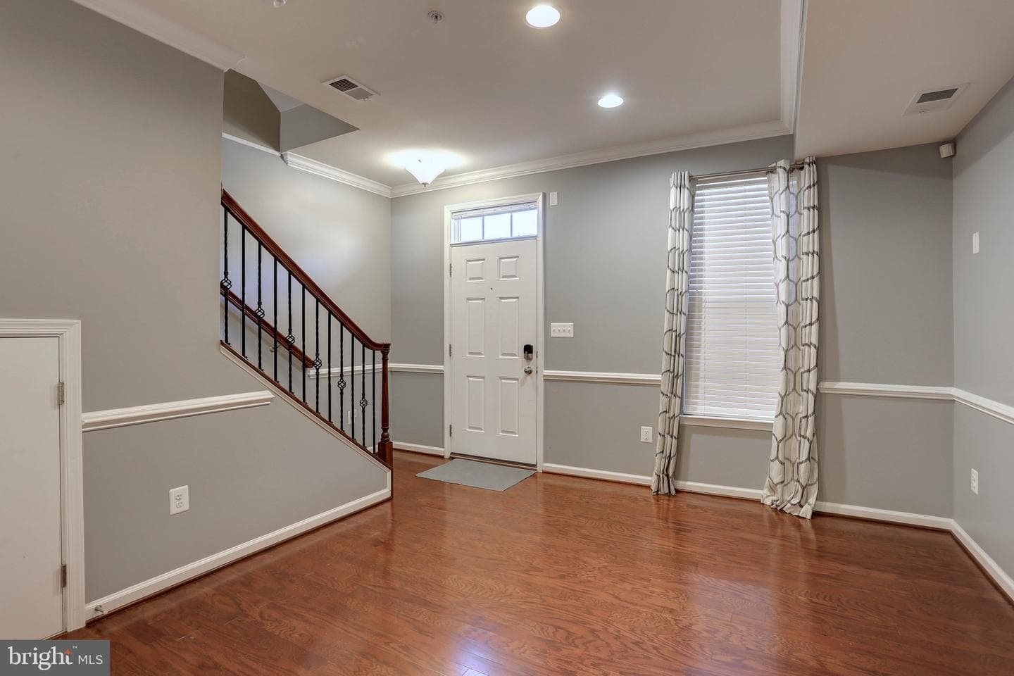 4641 Hudson Street photo 3