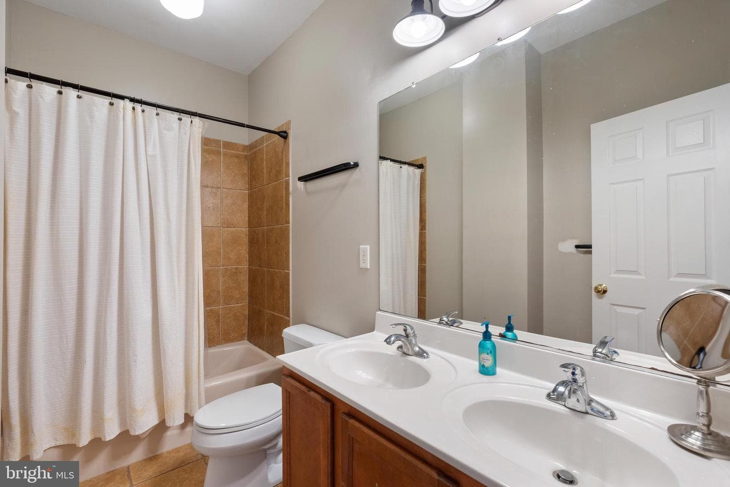 347 Yale Avenue photo 8
