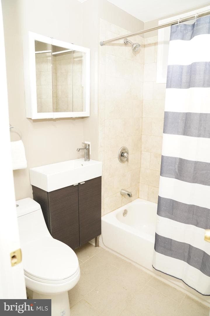 1722 E Lanvale Street photo 3