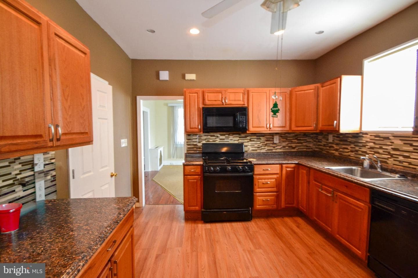 3731 Nortonia Road photo 4