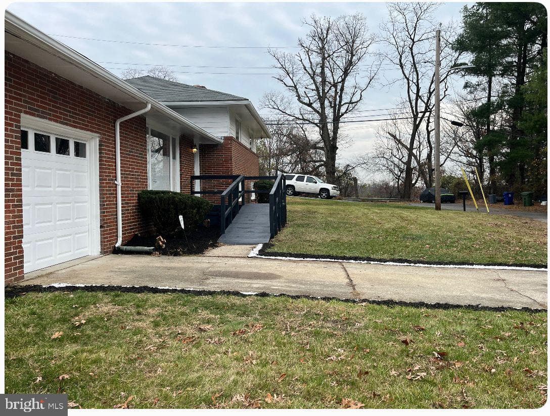 2813 Gwynnview Road photo 2