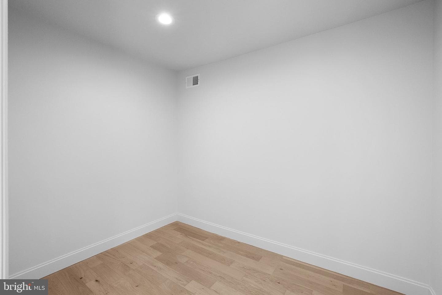 327 N Gilmor Street photo 33
