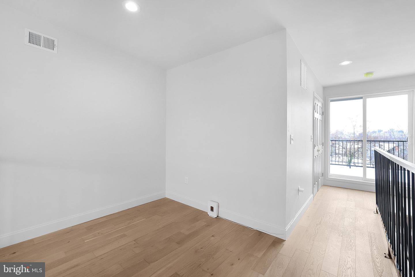 327 N Gilmor Street photo 35