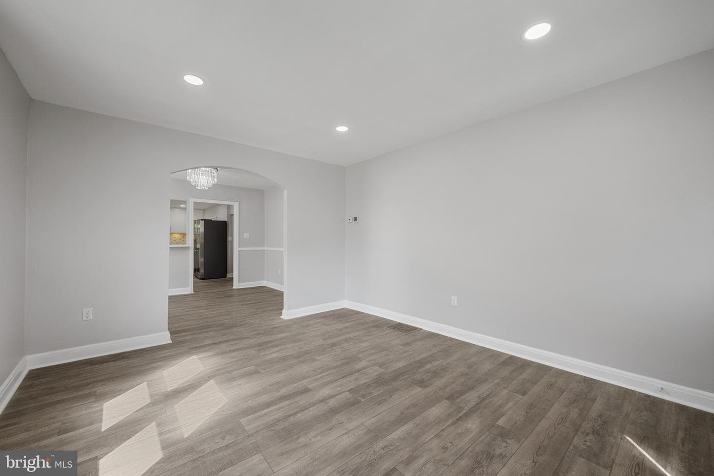 4911 Lasalle Avenue photo 10