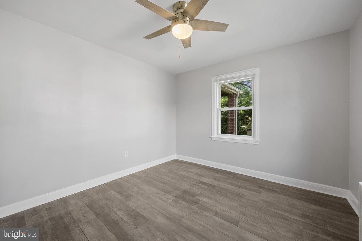 4911 Lasalle Avenue photo 26
