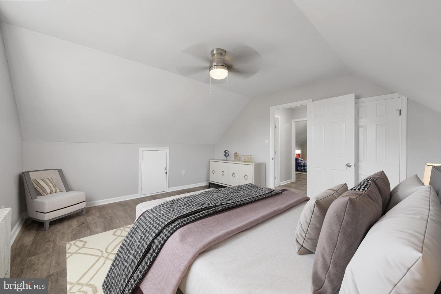 4911 Lasalle Avenue photo 40
