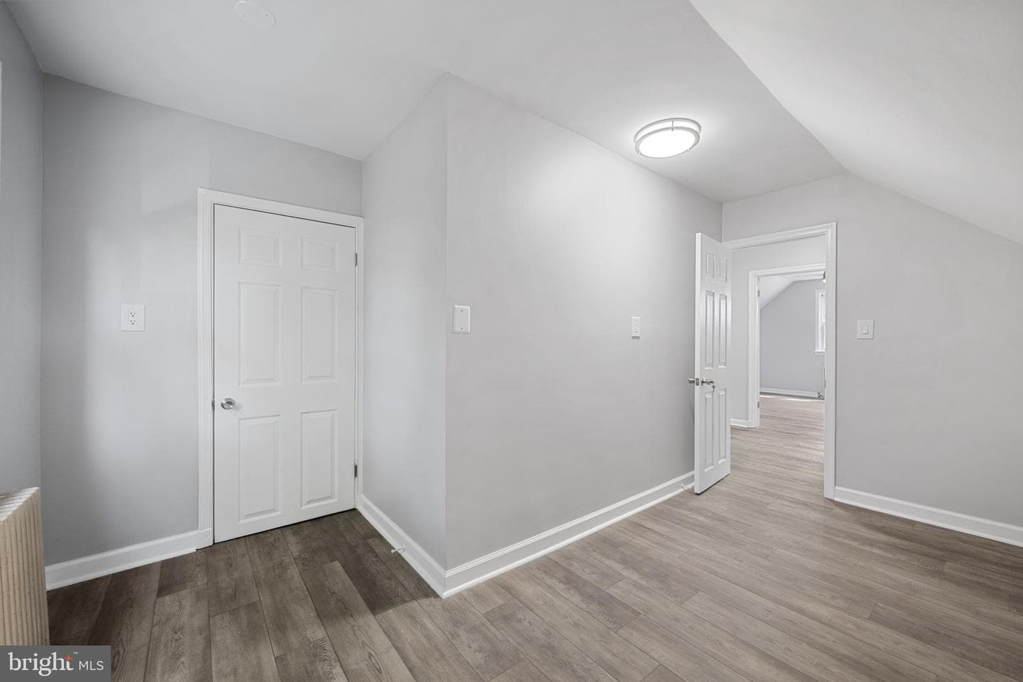 4911 Lasalle Avenue photo 48