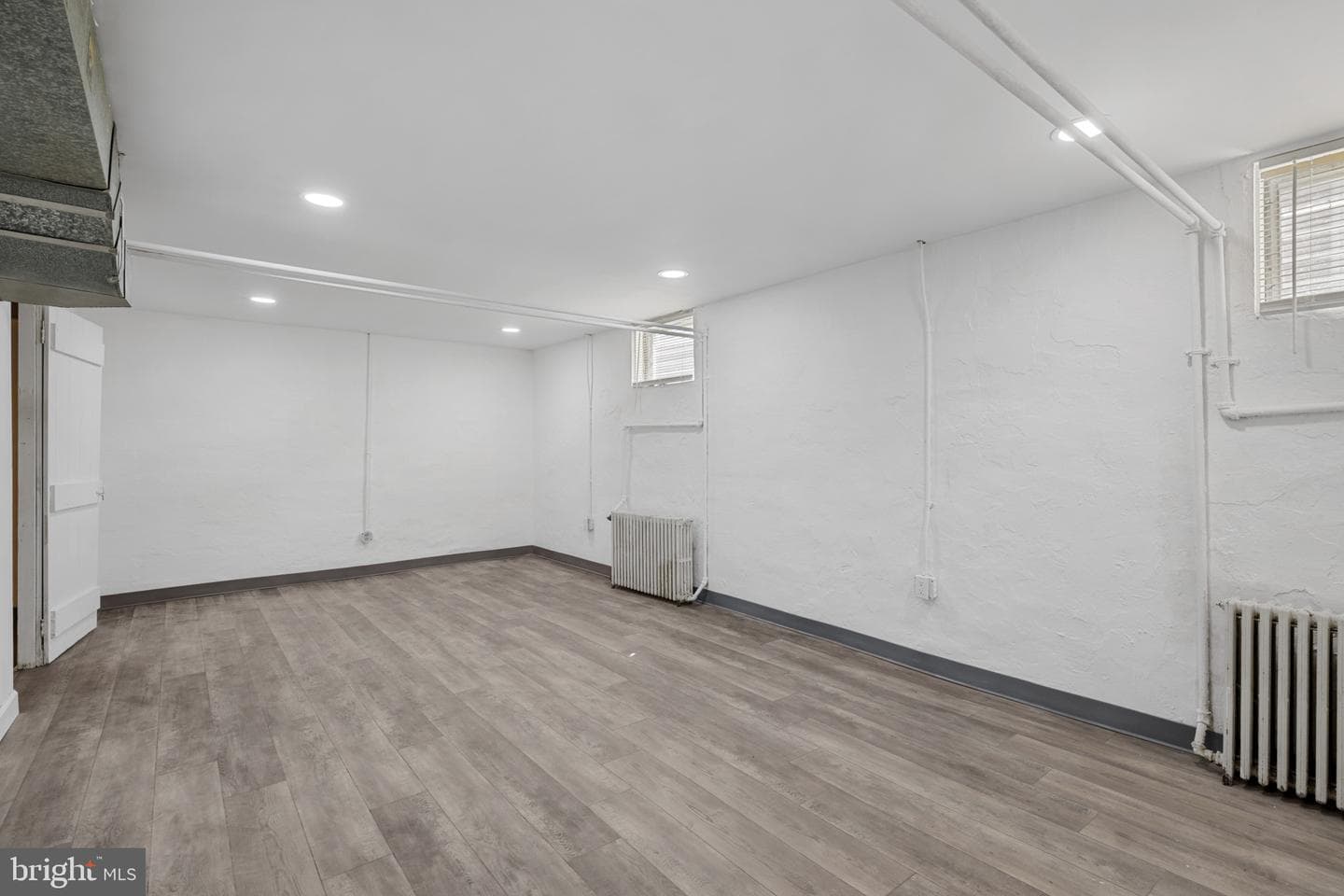 4911 Lasalle Avenue photo 52