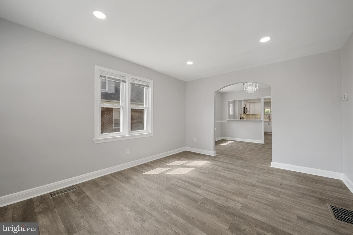 4911 Lasalle Avenue photo 8