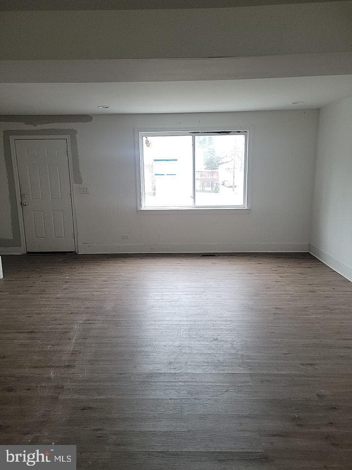 627 Radnor Avenue photo 2