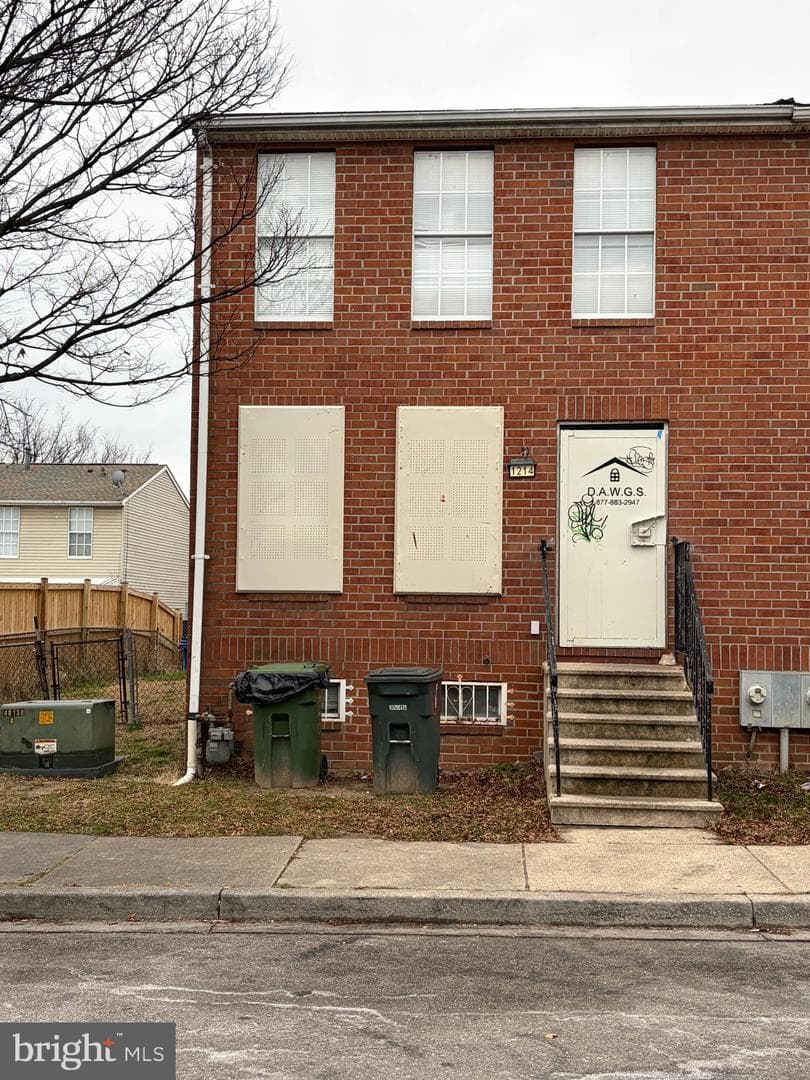 1214 N Woodyear Street photo 1